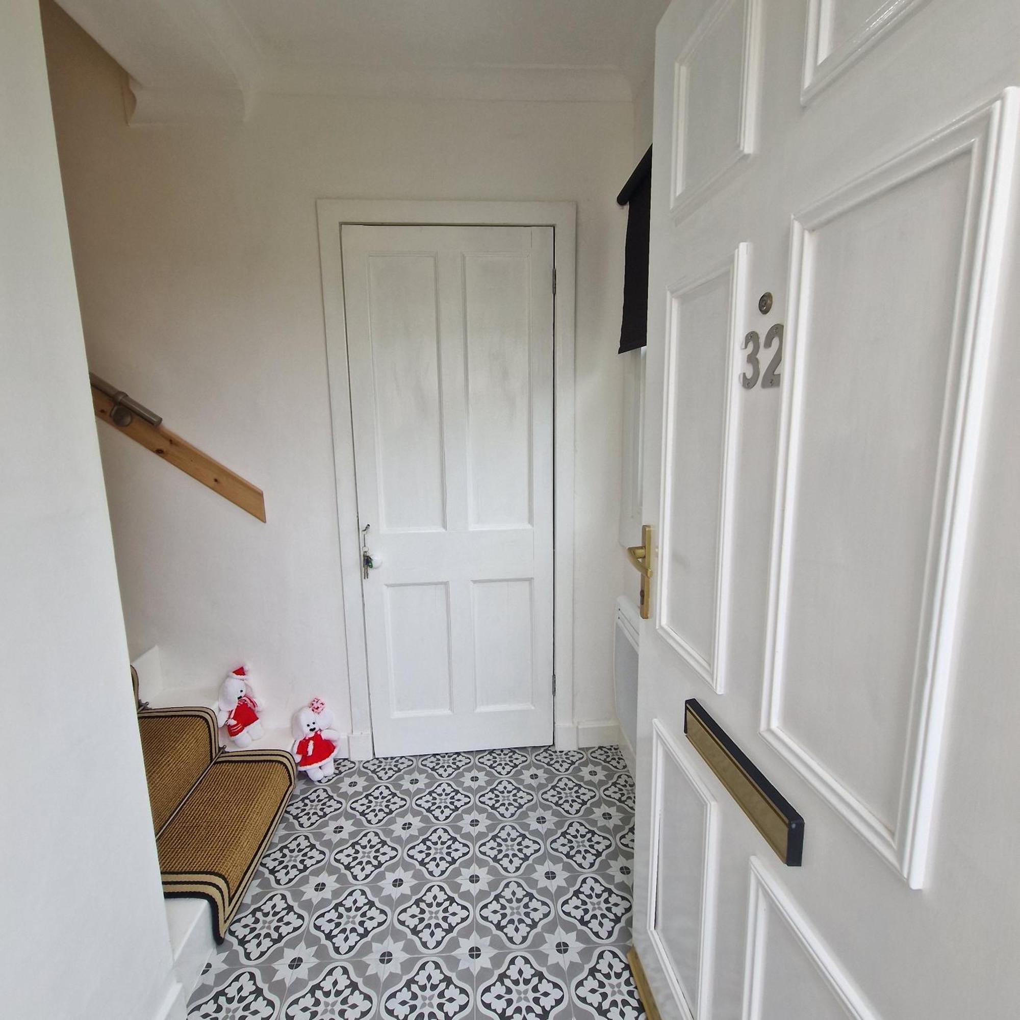 3 Bedroom Max 5 Pax Apartment *
